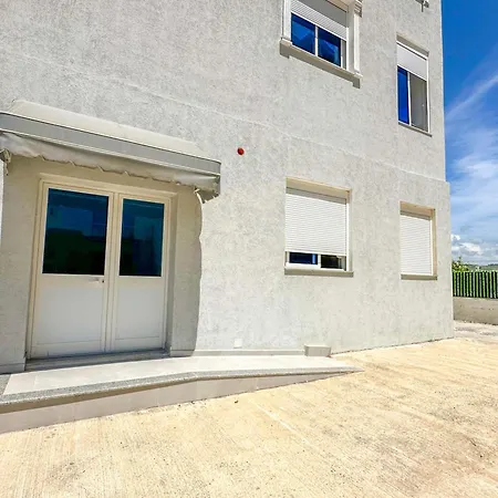 Costa Mali Apartment